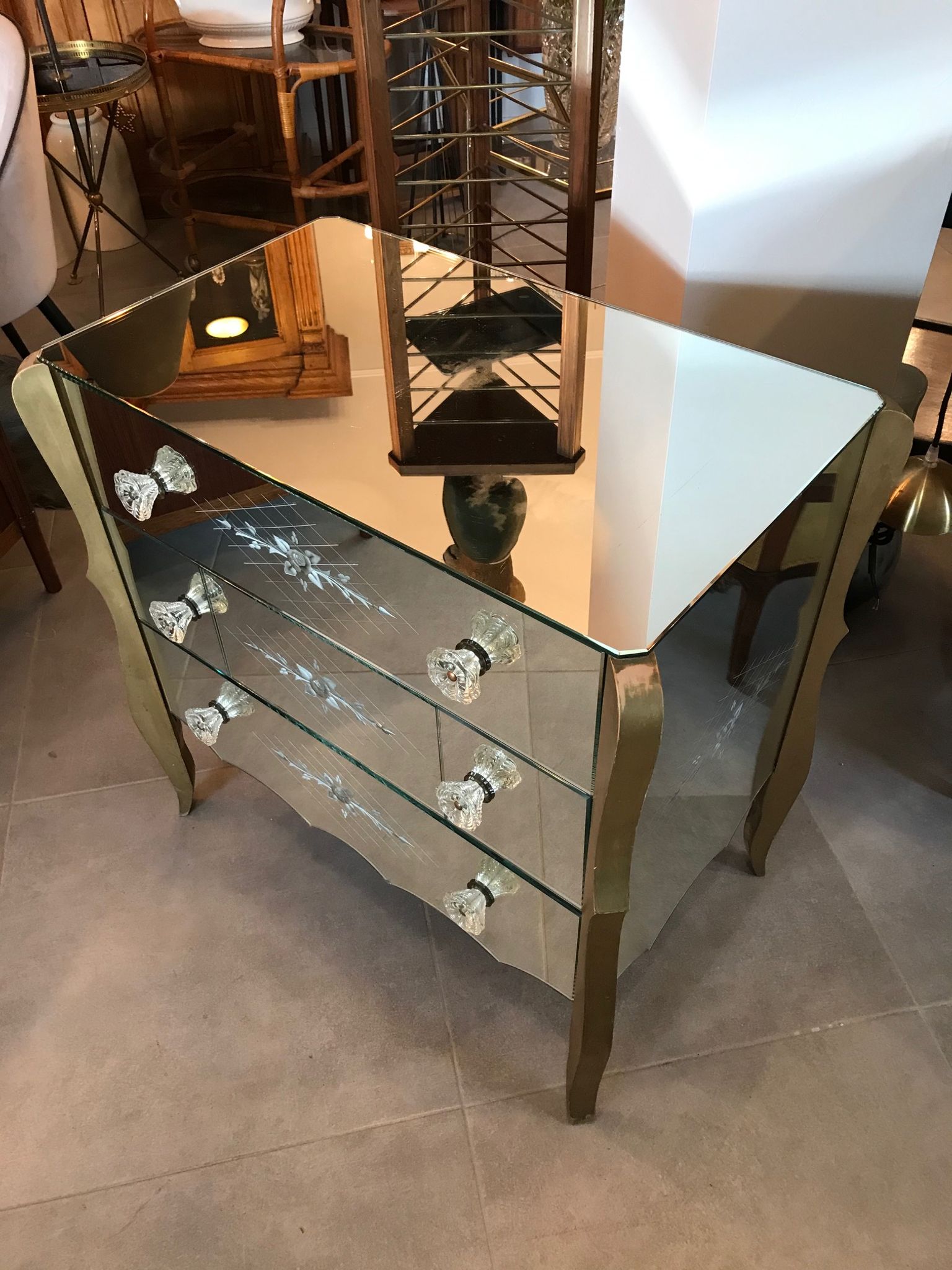 Belle commode miroir Vénitienne