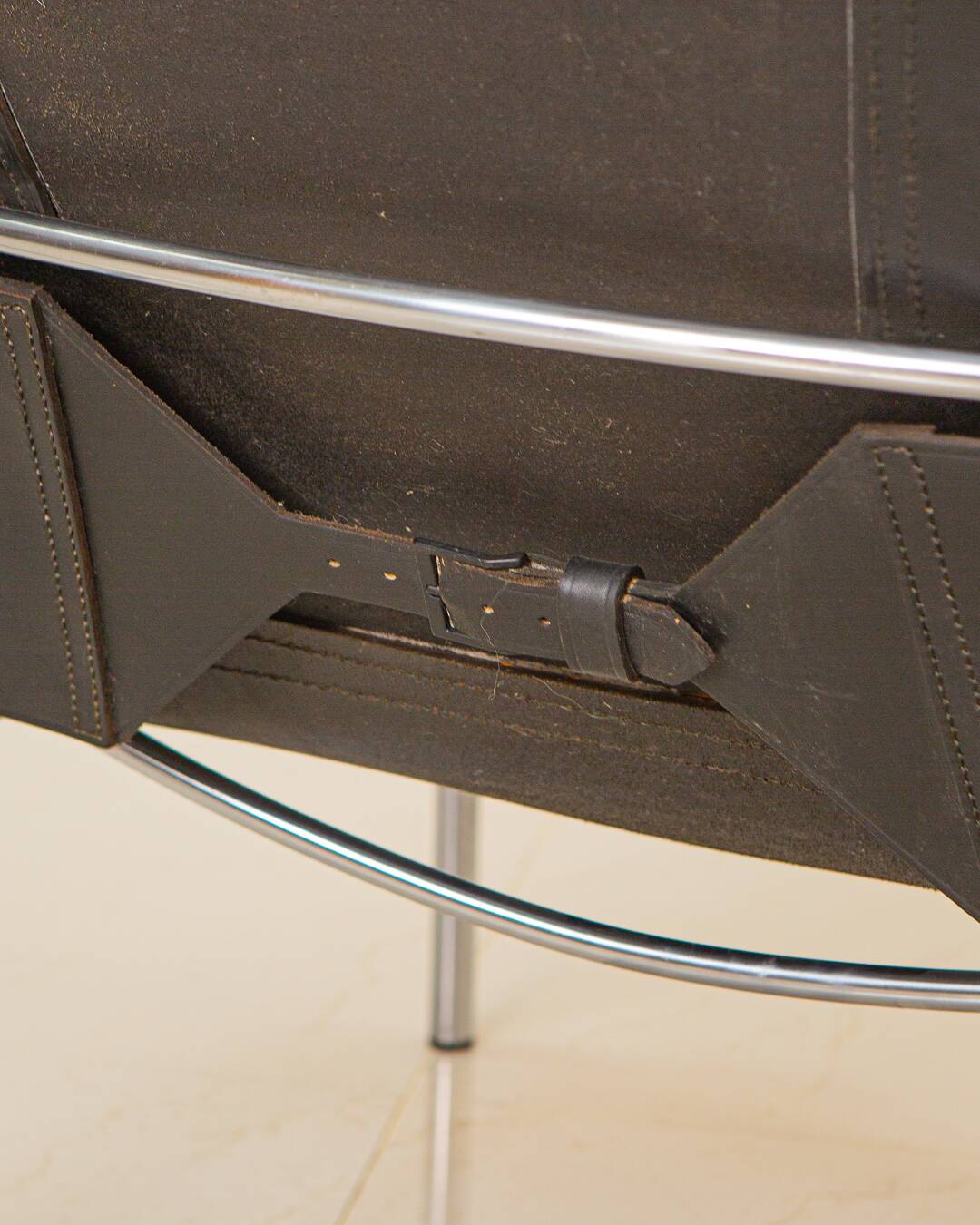 Pair of "SZ02" black leather armchairs by Martin Visser for Spectrum 60's