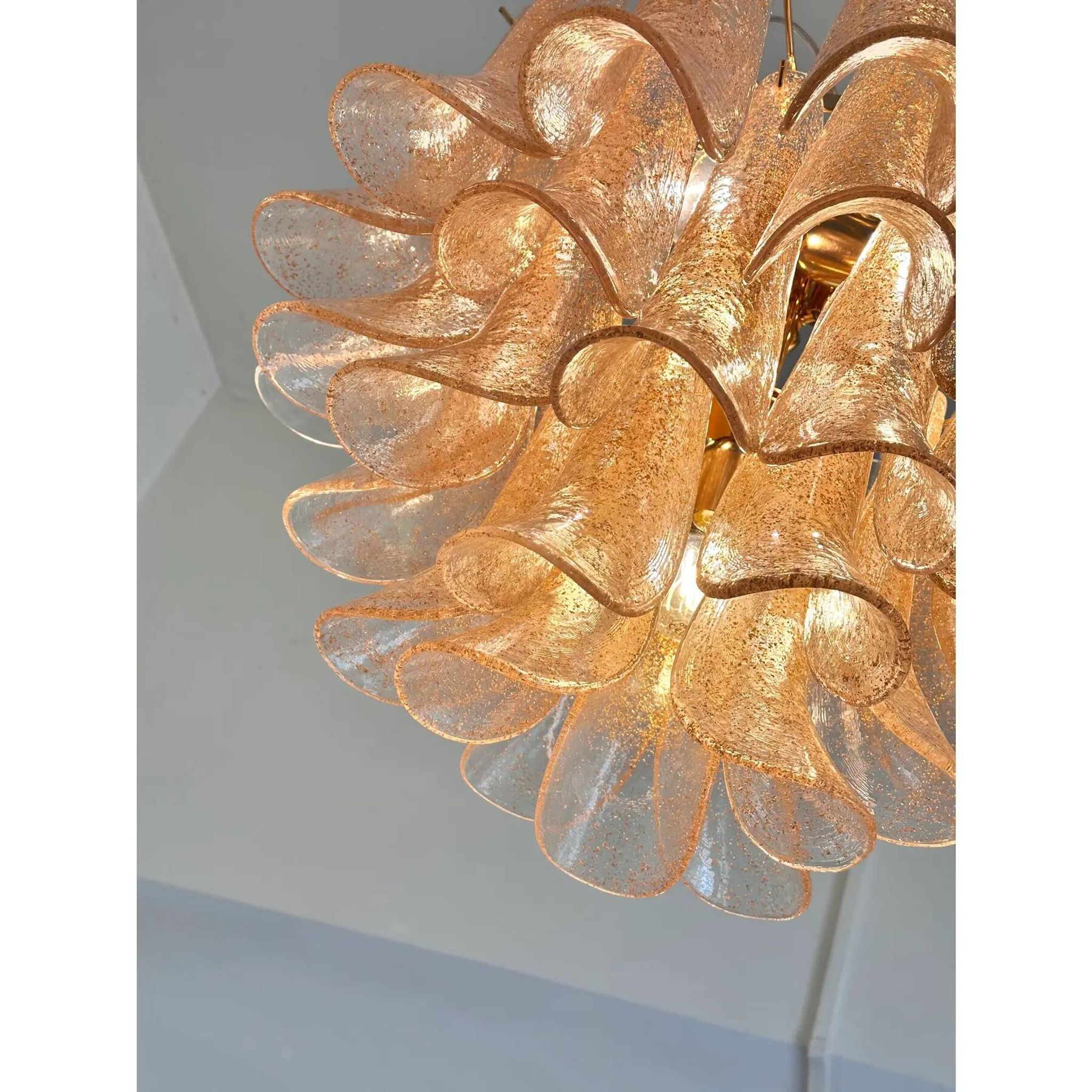 Contemporary Clear and Gold “Petali-Selle” Murano Glass Chandelier in Mazze