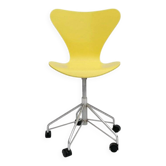 Chaise de bureau pivotante modèle 3117 en jaune par Arne Jacobsen pour Fritz Hansen, 1995