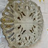 Antique vintage expandable trivet