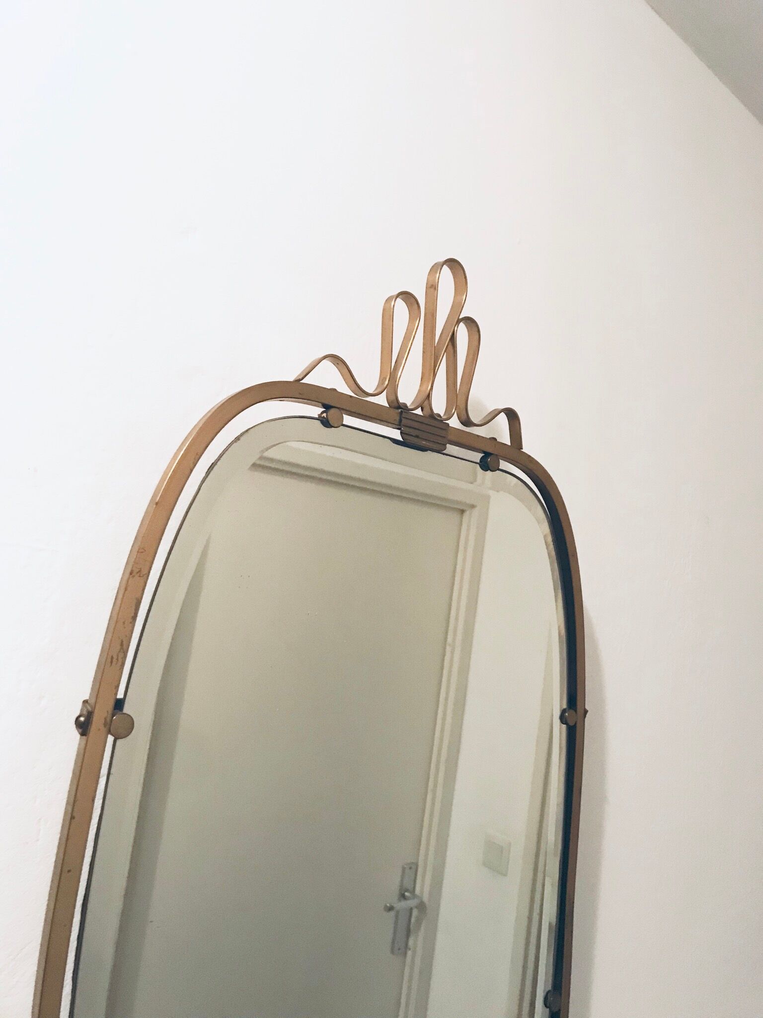 Free form mirror