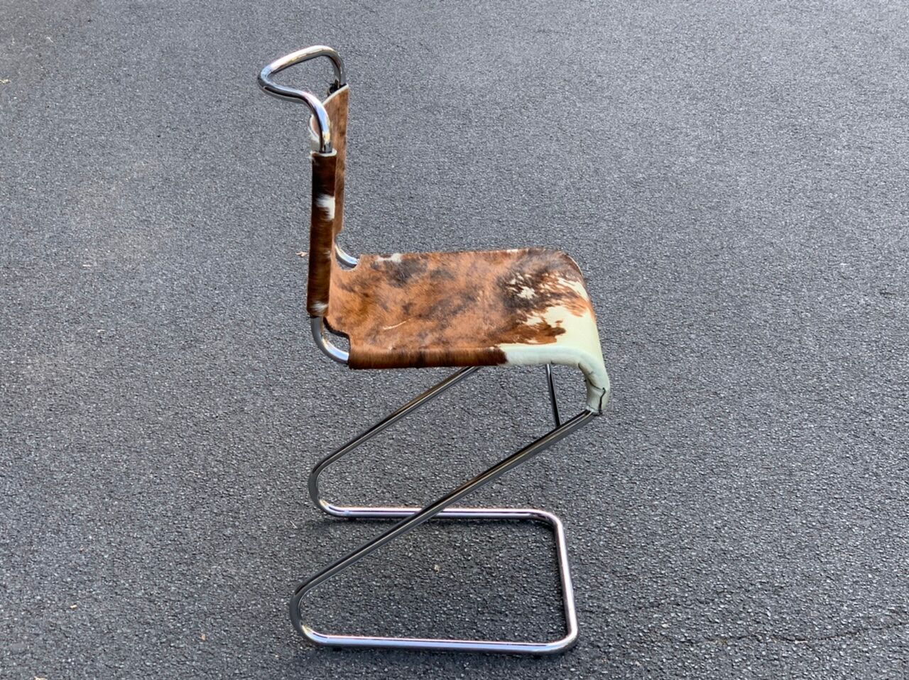 Pascal Mourgue's Biscia chair in cow skin, 70s