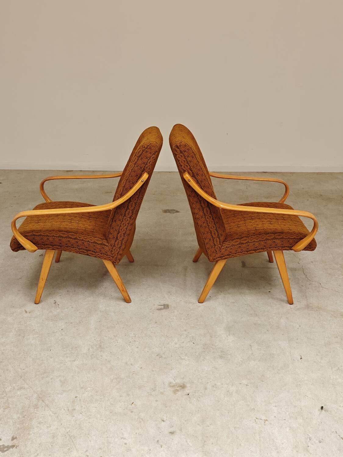 Pair of armchairs 6953 by Jaroslav Smidek for TON (Thonet)