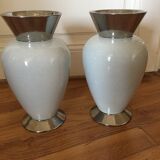 Paire de vases blanc et argenté style émail craquelé
