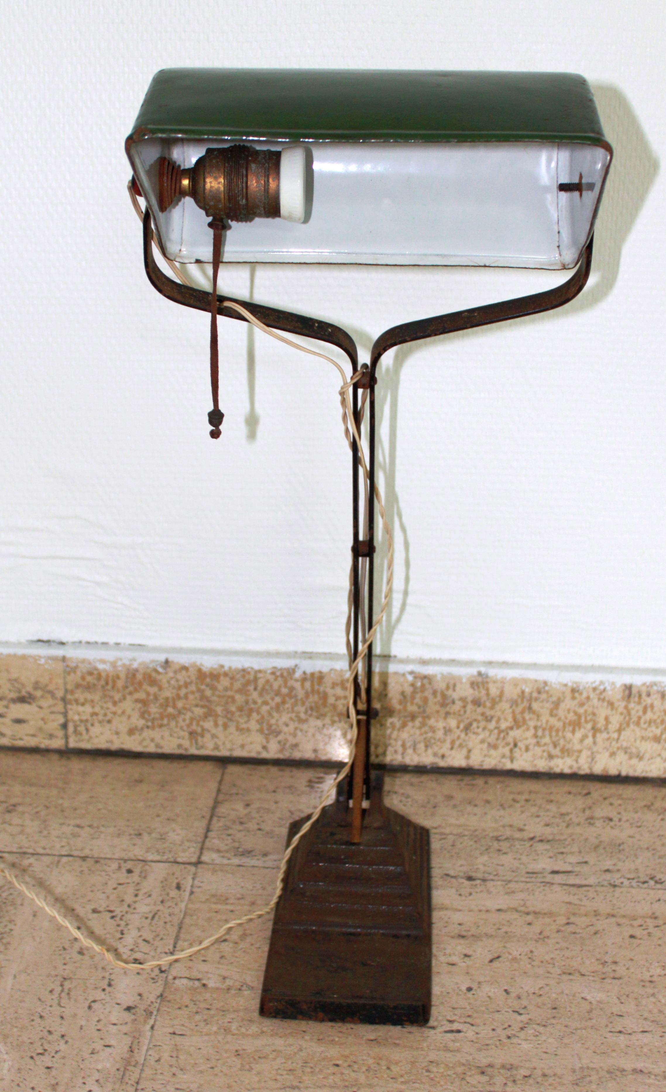 Notary lamp