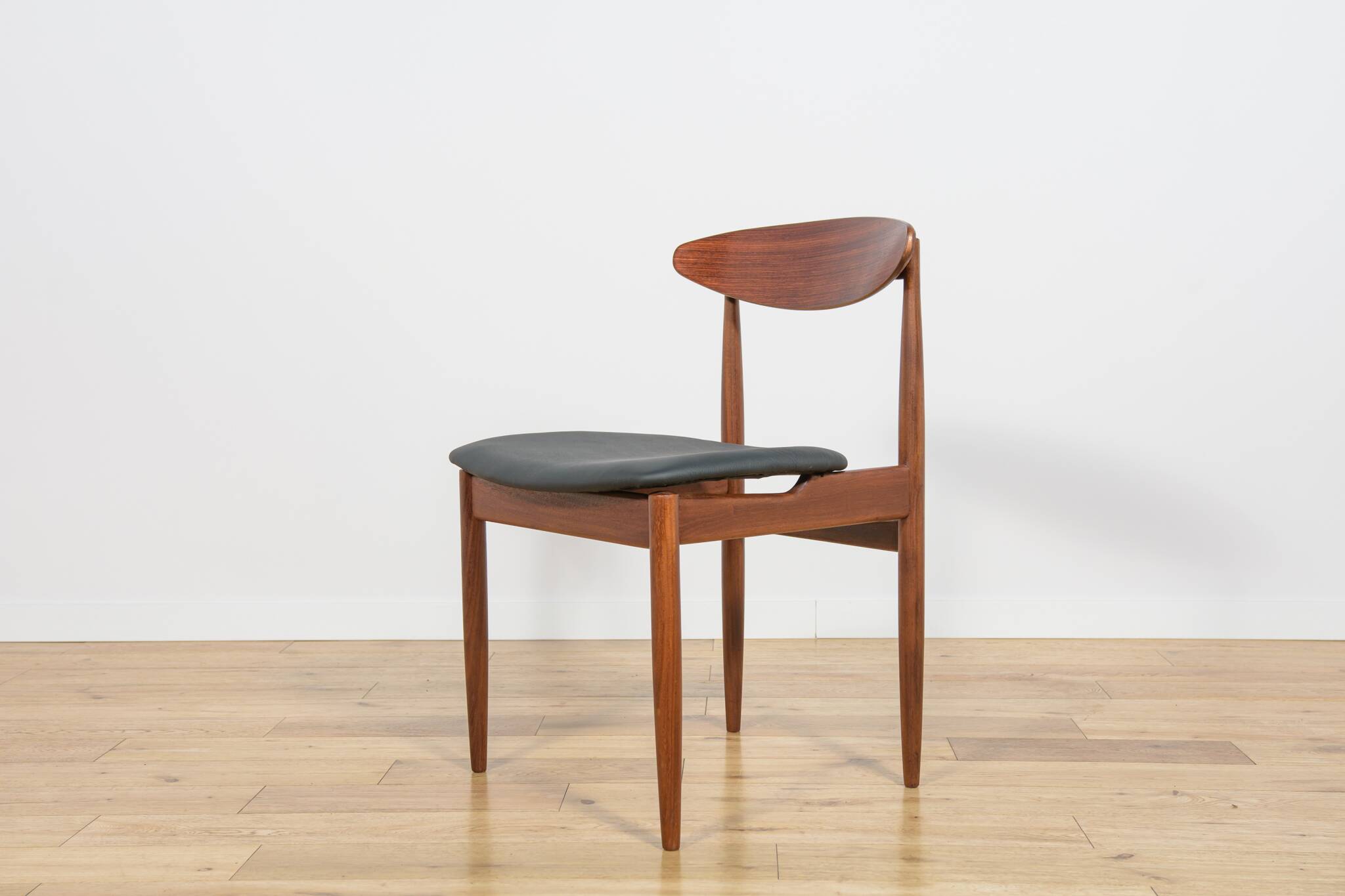 Chaises de salle à manger en teck des années 50 modèle 4507 par Ib Kofod Larsen pour G-Plan.
