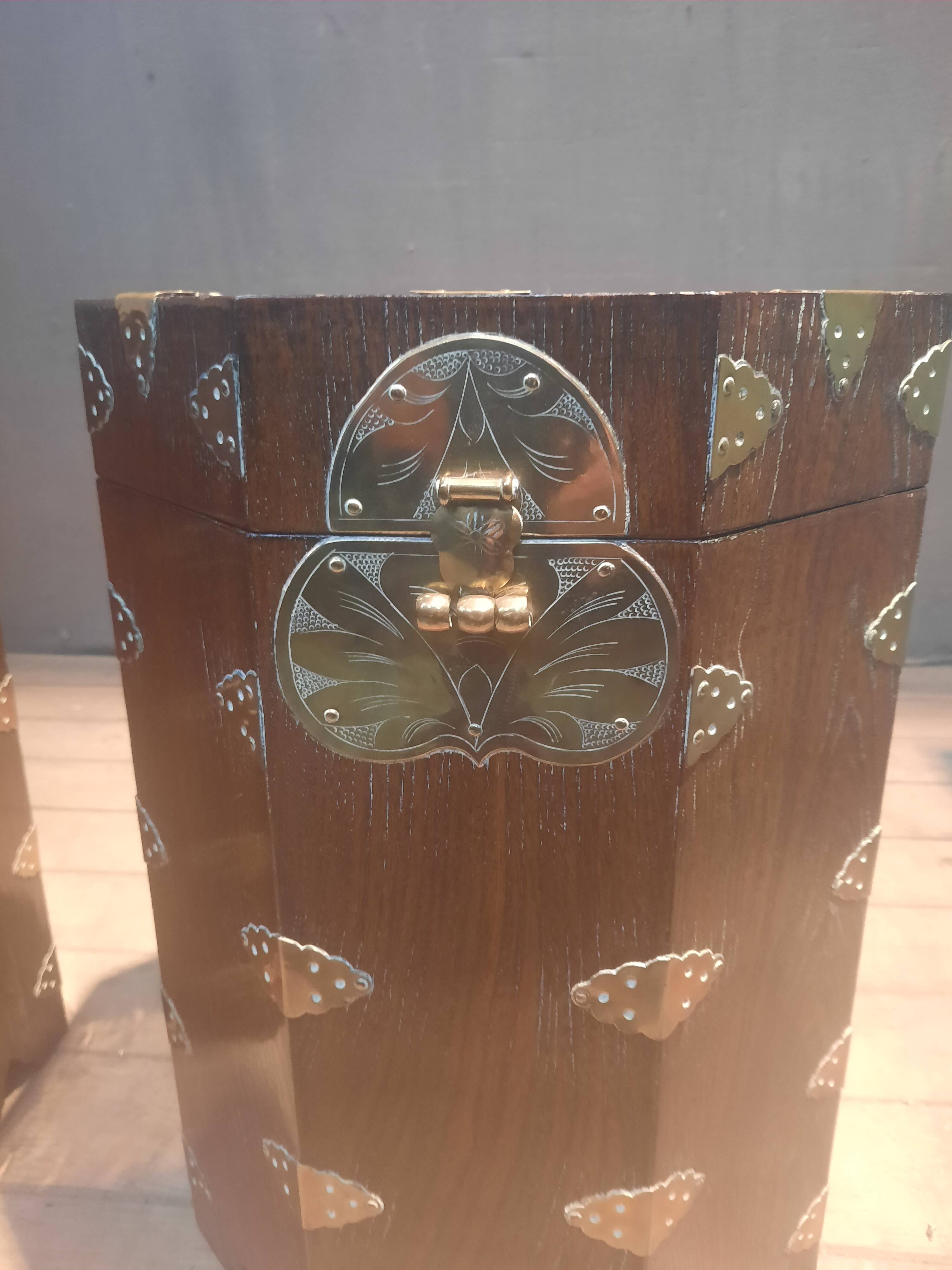 Paire de tabouret coffre octogonal d'extreme orient