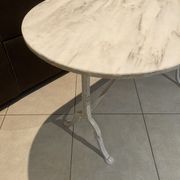 Table bistrot en marbre