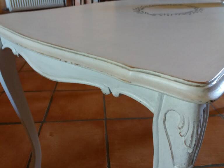 Coffee table, curved legs