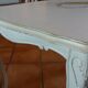 Table basse, pieds galbés