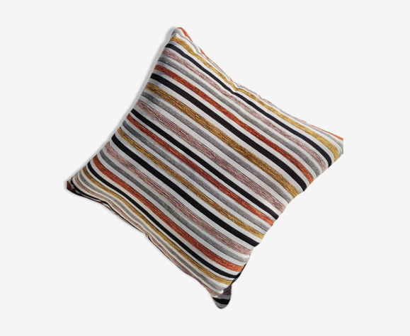 Coussin Jacquard à rayures et bouclettes