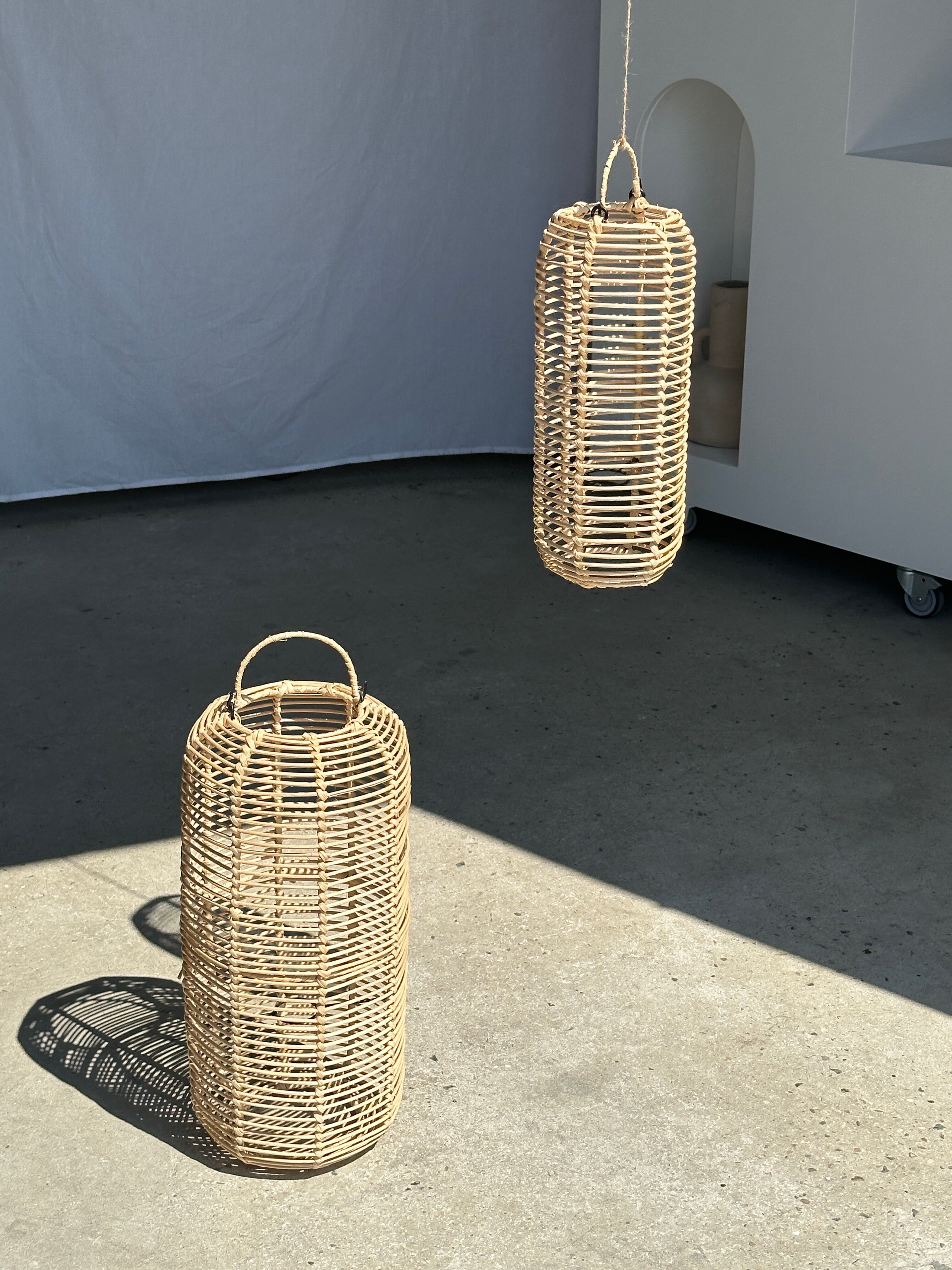 Small lantern-shaped rattan suspension H35 D15