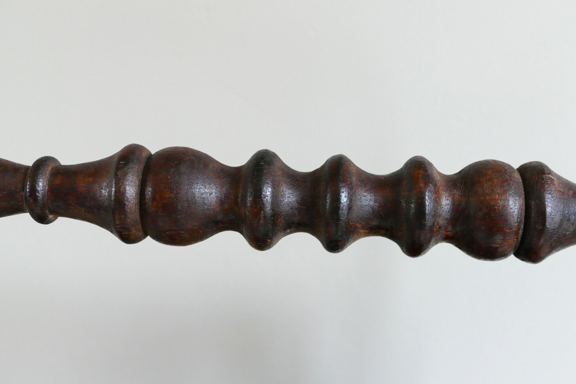 Porte revue ancien en bois chêne et métal