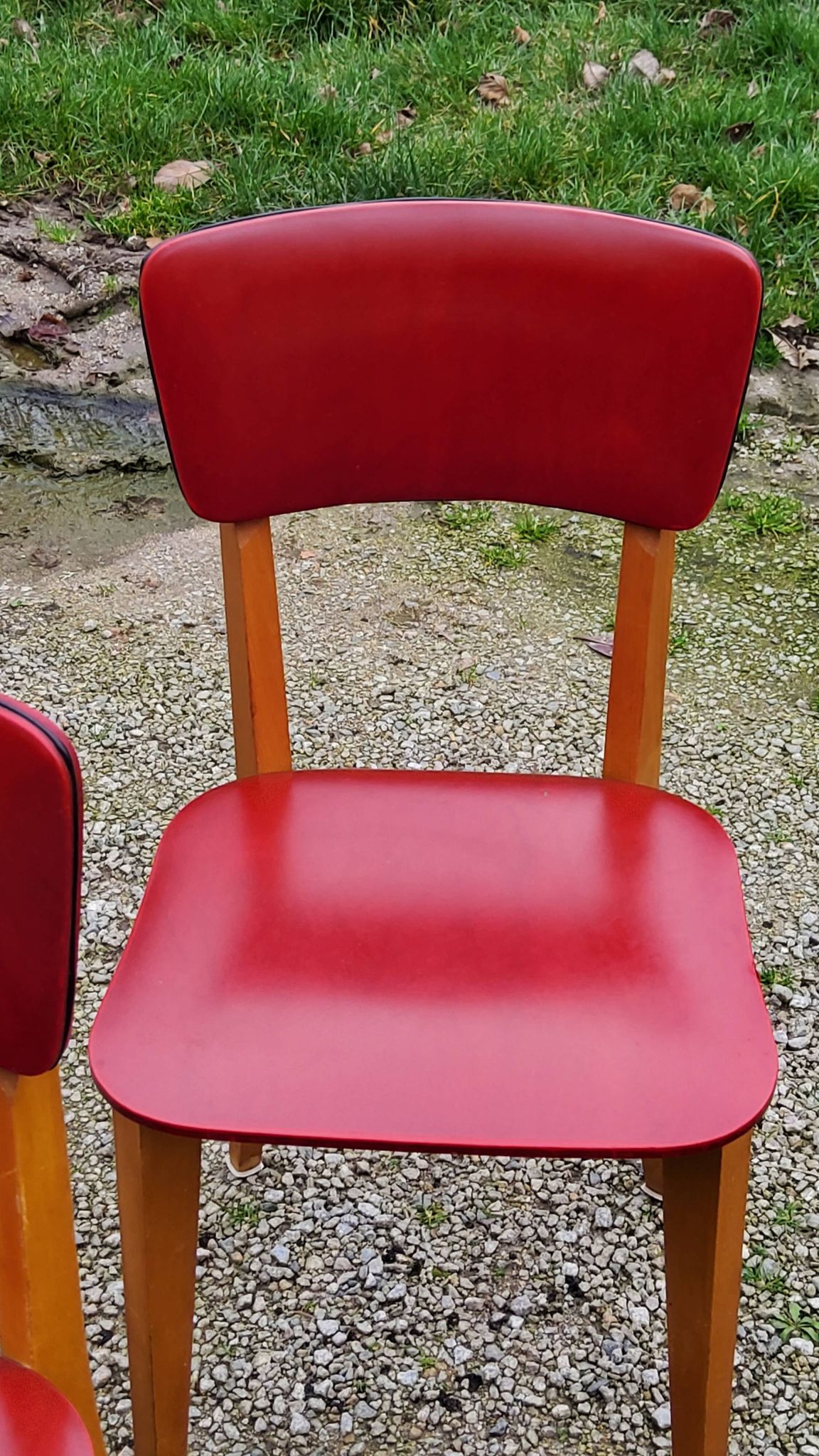 Set of 4 vintage chairs from the 50s in blond beech and red leatherette
