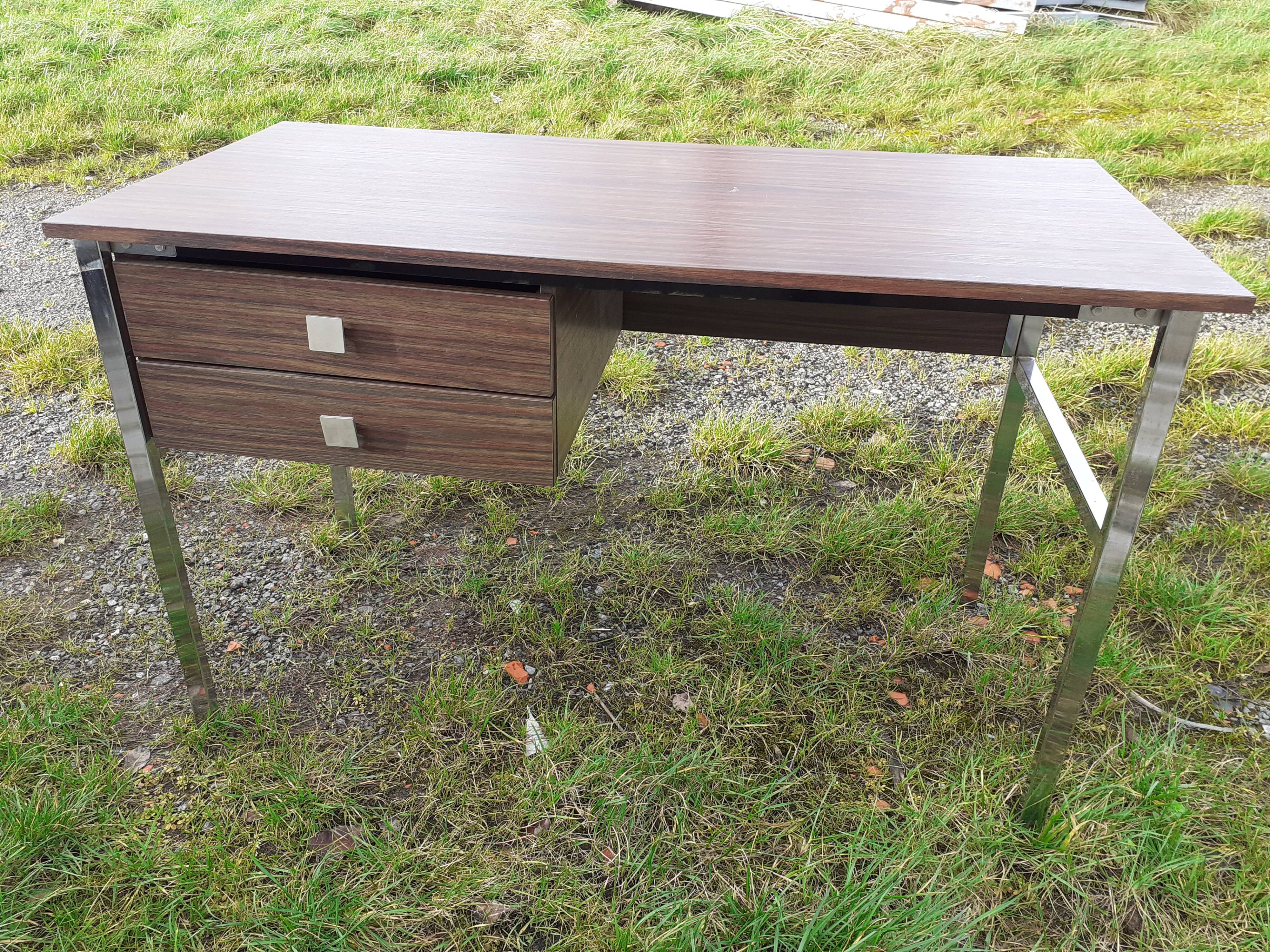 Desk model senior by Pierre Guariche for Meurop