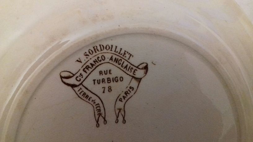 Lot of 13 old earthenware plates "iron earth"