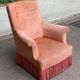 Fauteuil crapaud en velours rose saumon 1950