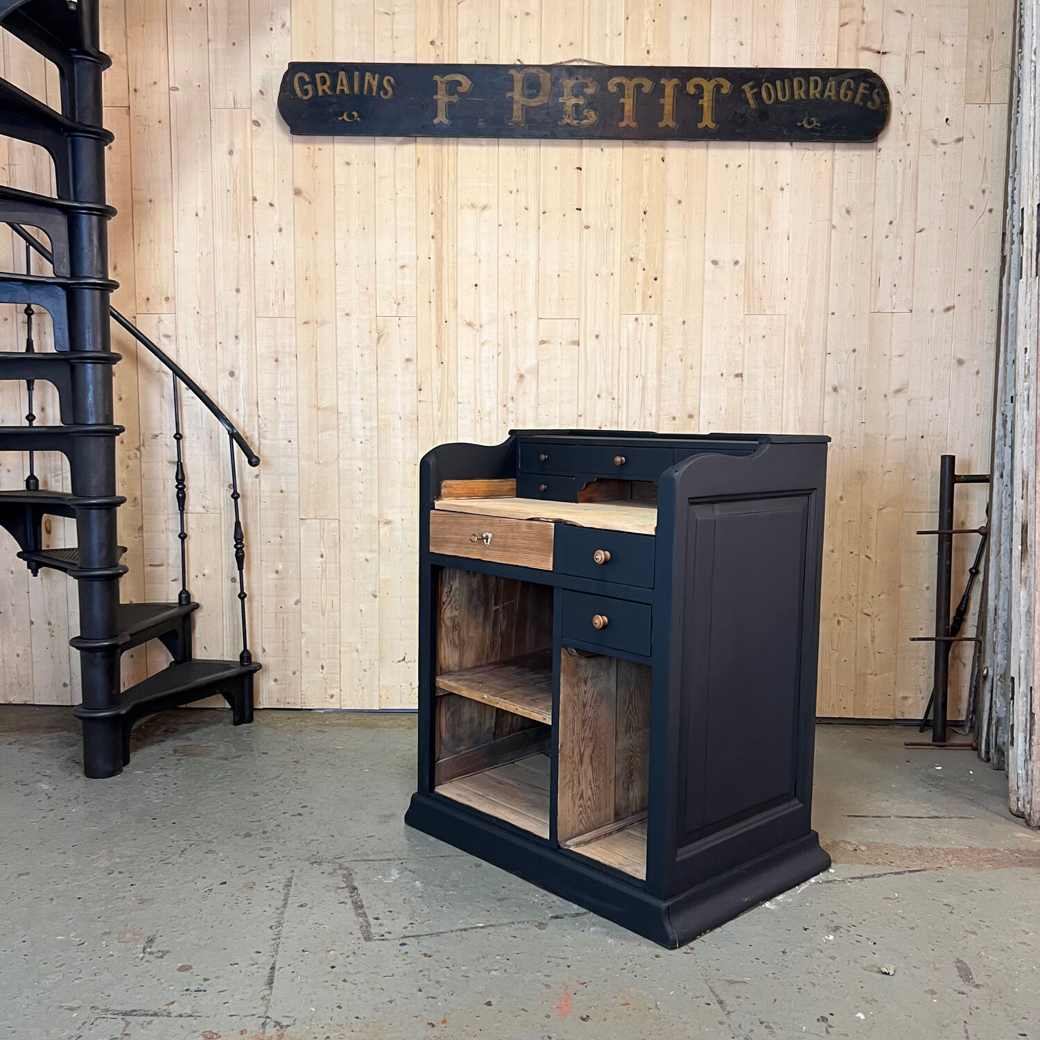 Store checkout counter