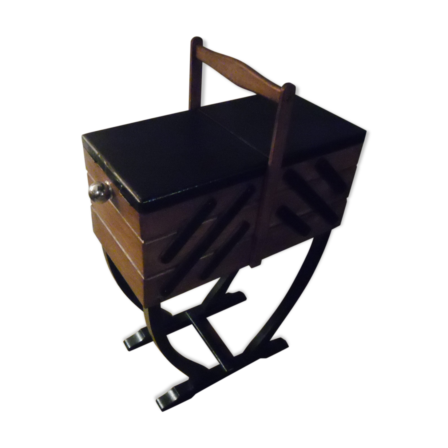 Two-coloured sewing basket