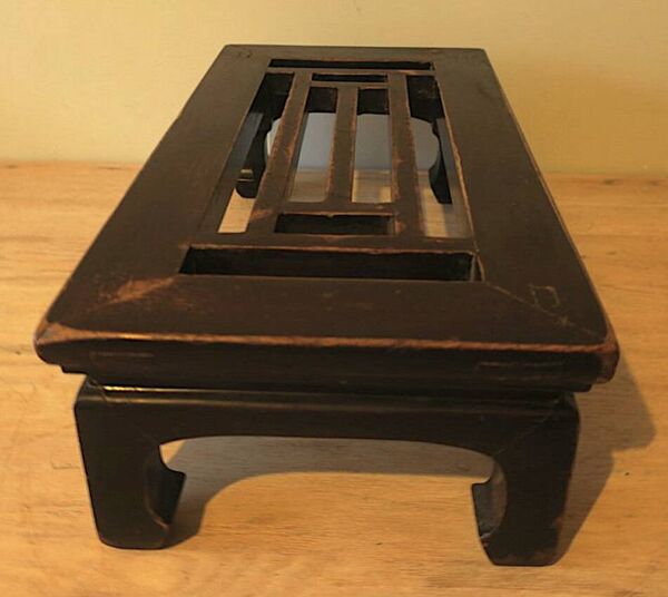 Table basse chinoise pieds en sabots de cheval, 1910