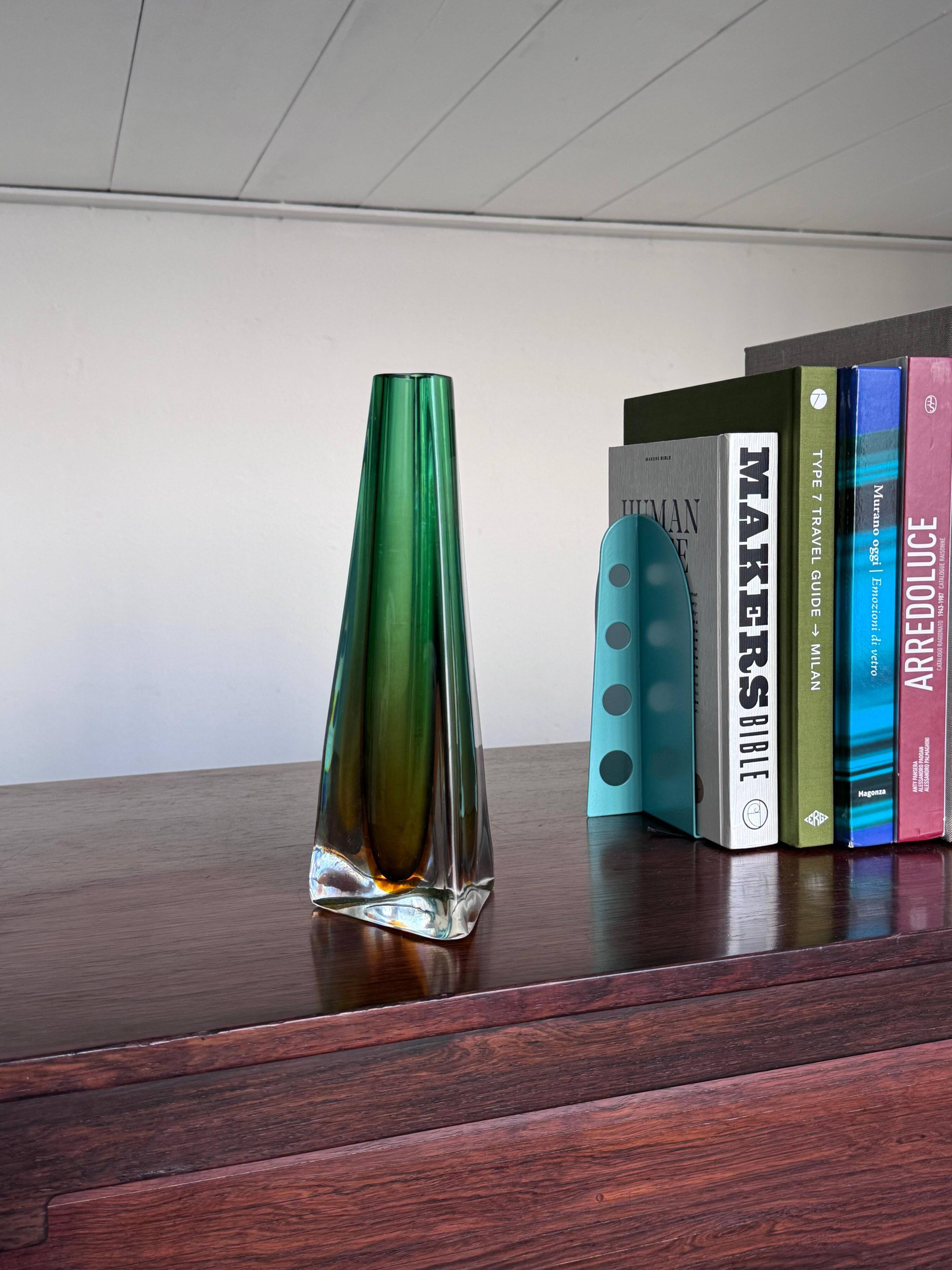 Sculptural Murano green sommerso Glass, triangular shape , 1970's Italian design