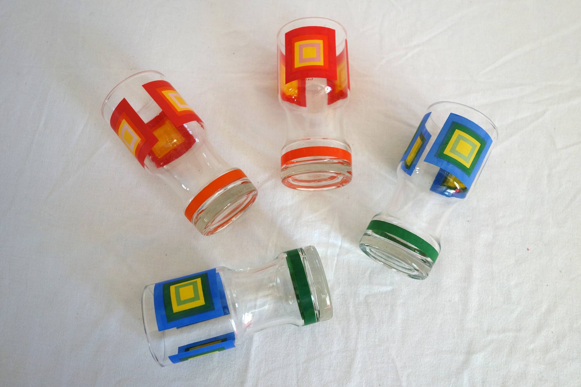 4 vintage 70s pop glasses