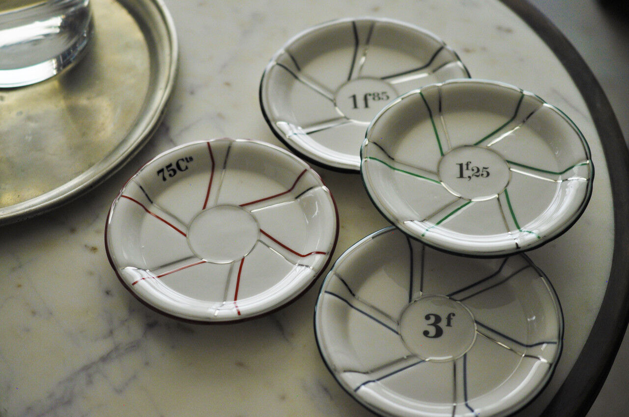 Porcelain wormwood saucer