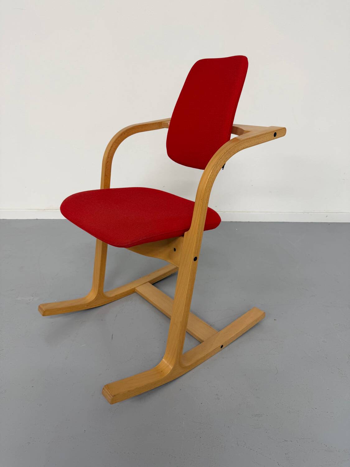 Stokke Varier Actulum red Scandinavian design rocking chair