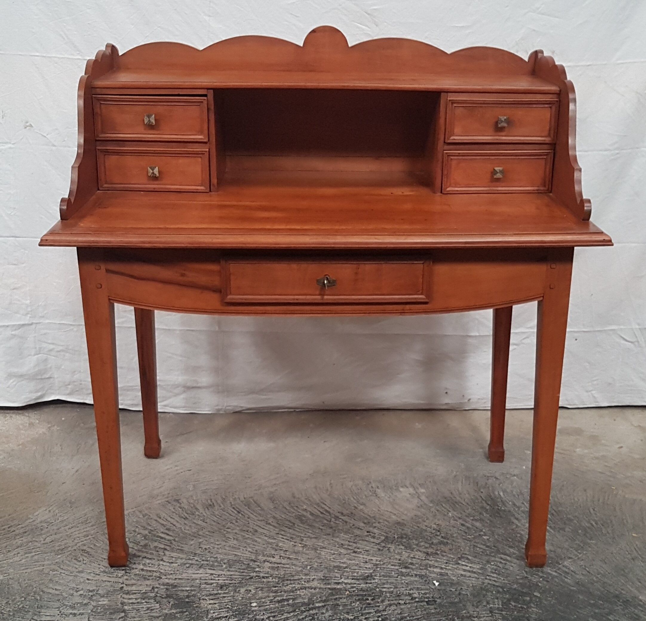 Solid wood stepped office