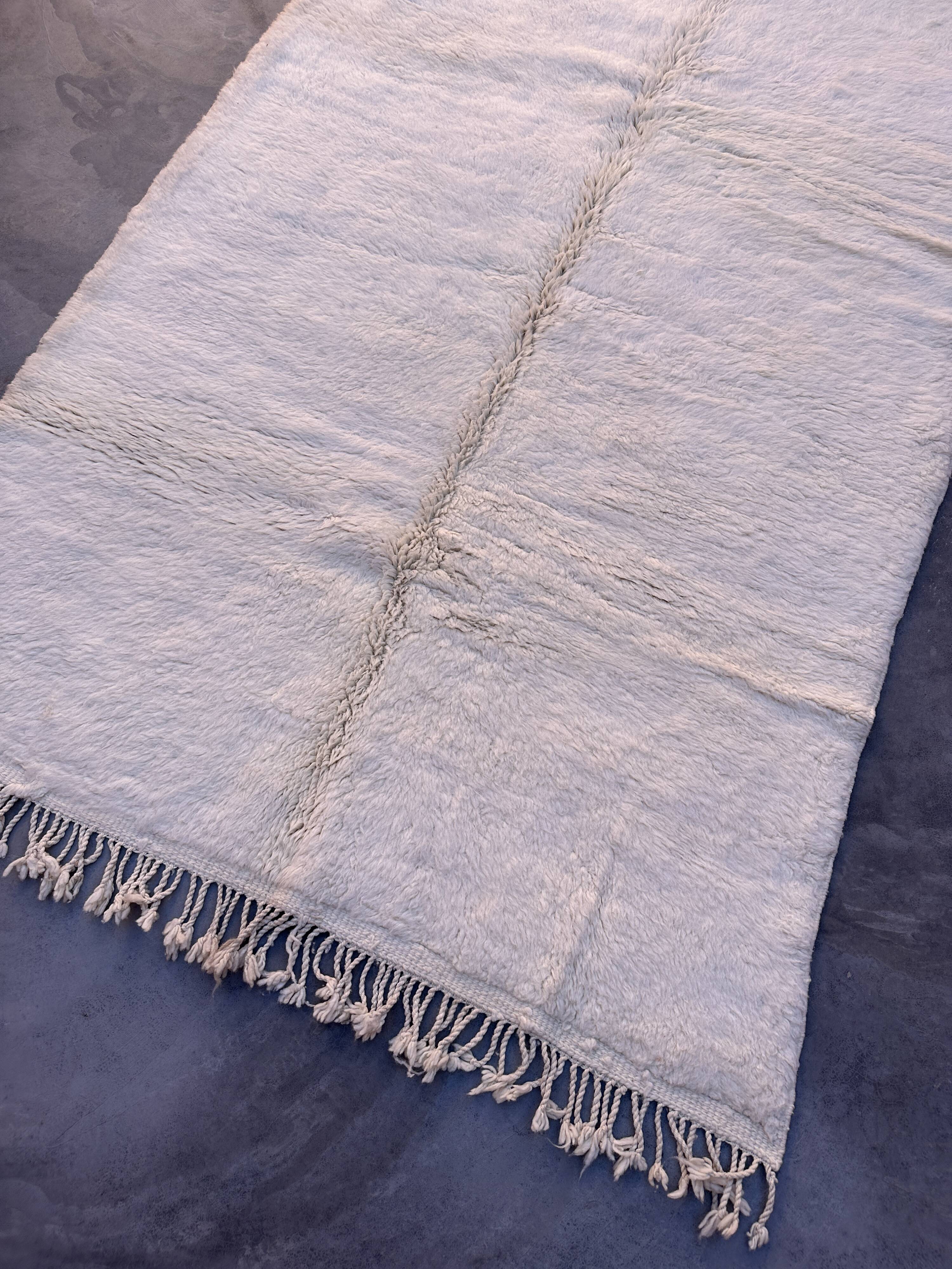 Moroccan rug Beni M'Rirt white - 177 x 264 cm