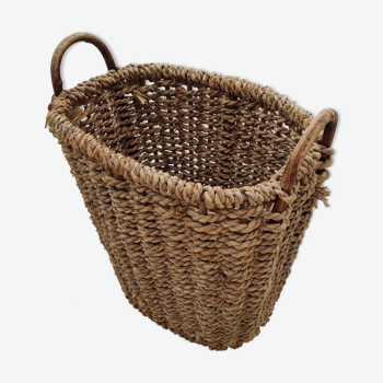 Basket with old chestnut handles