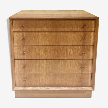 Oak chest of drawers