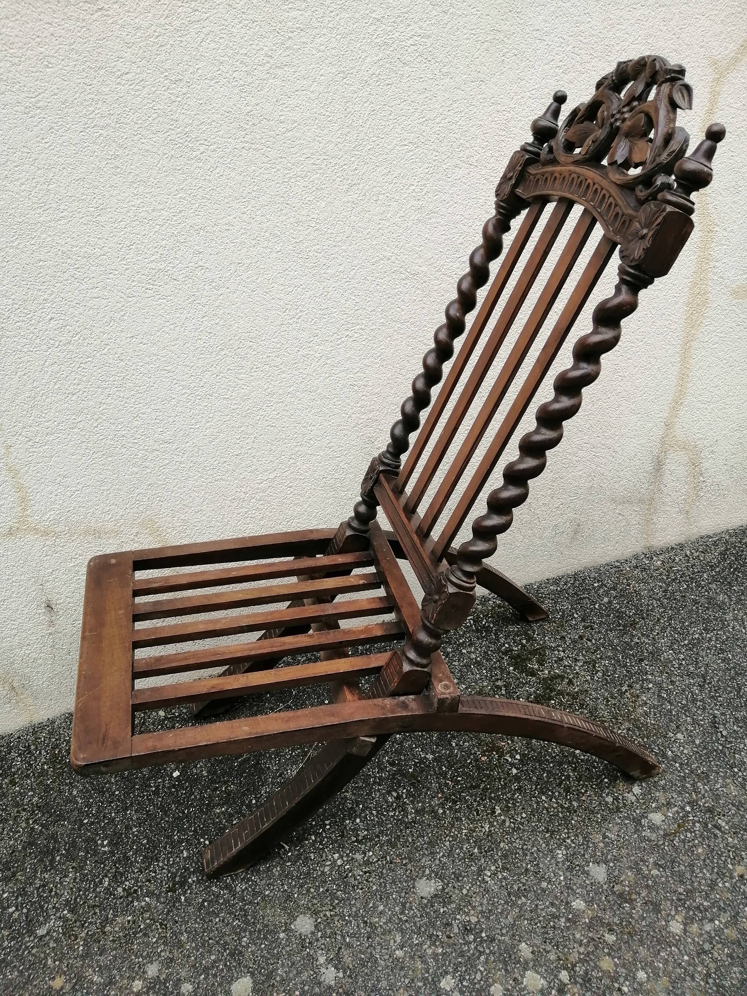 Folding armchair