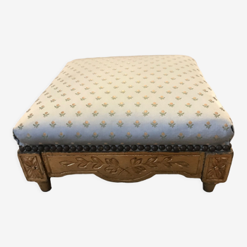 Louis XVI style footrest in gold leaf wood and satin fabric