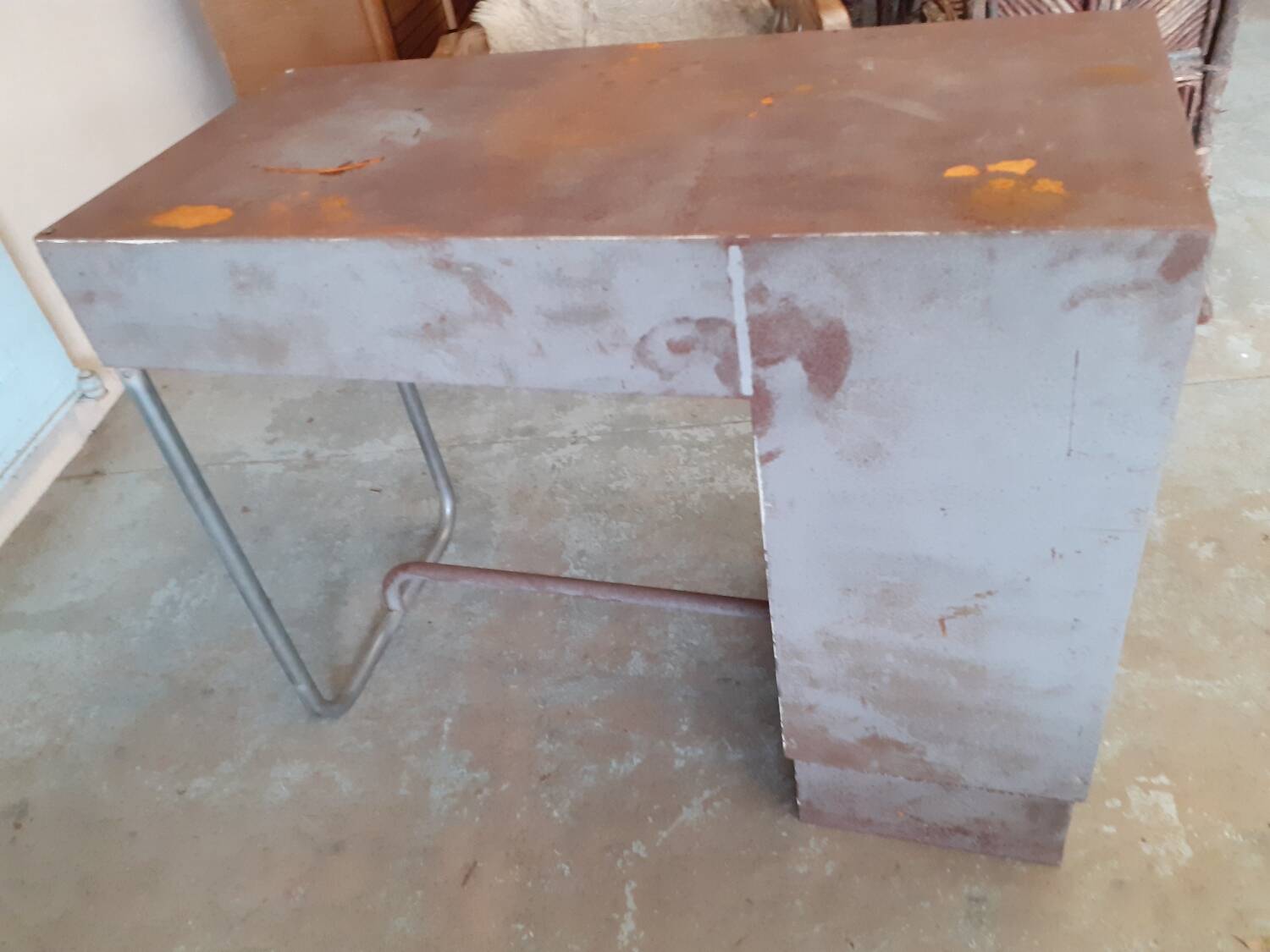 Metal dentist office.