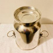 Silver-plated champagne bucket with lion heads from the 20th century, stamped.