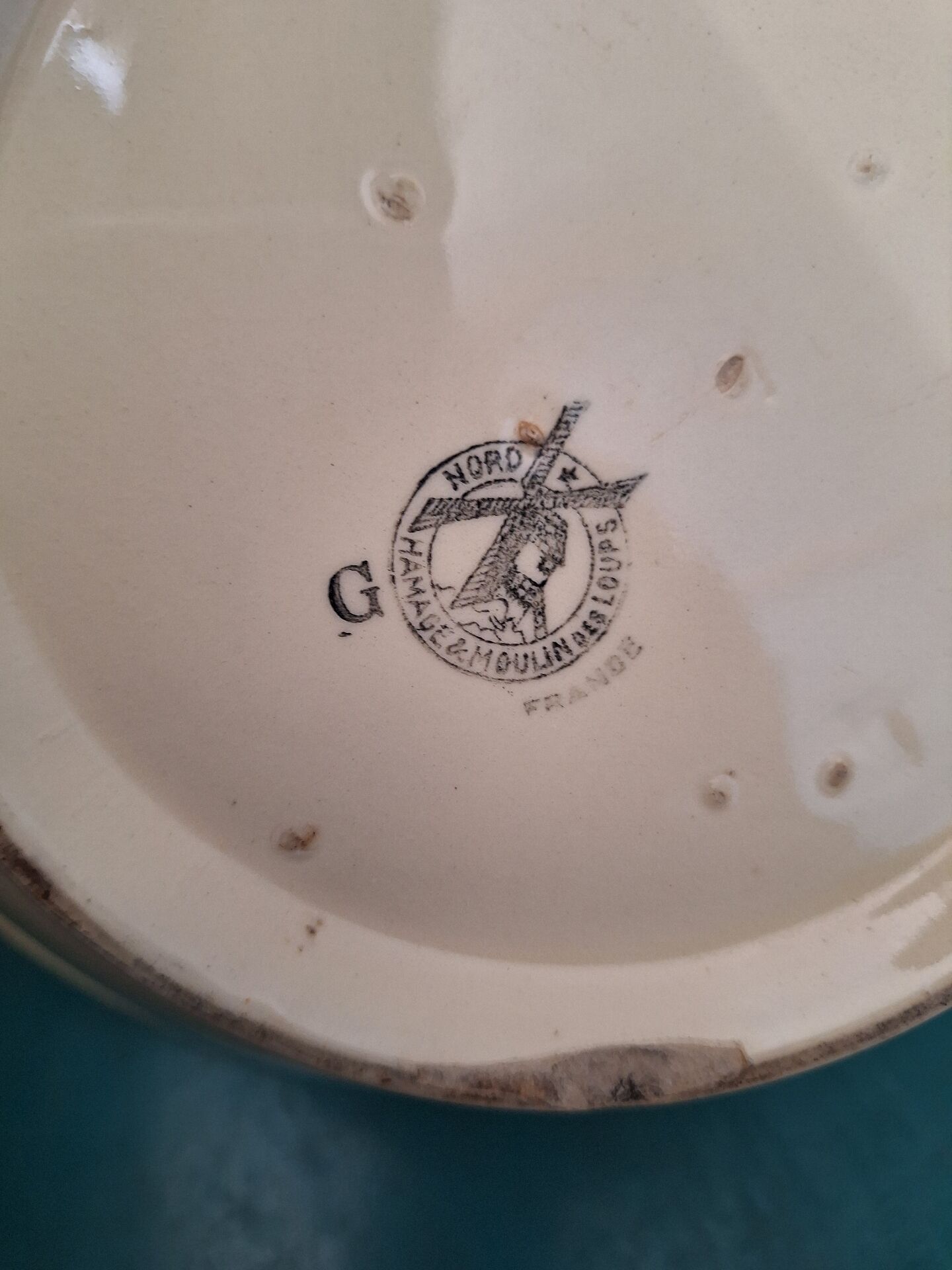 Large earthenware salad bowl with an old rose retro pattern from Hamage and Moulin des