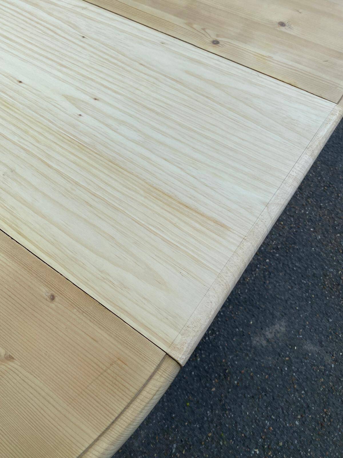 Interior's extendable solid wood round table tripod 160cm