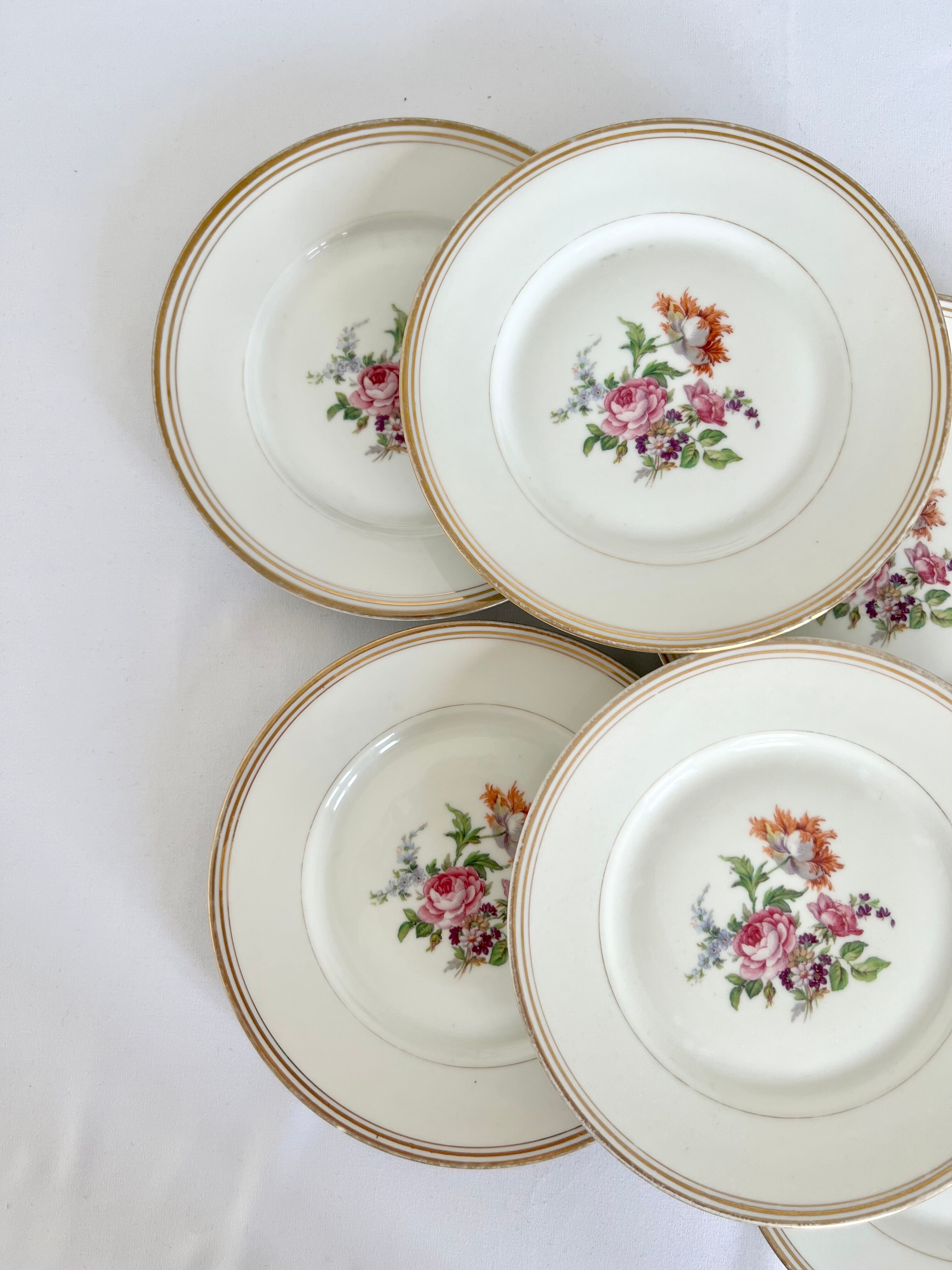 6 vintage dessert plates - White porcelain floral pattern and golden edging