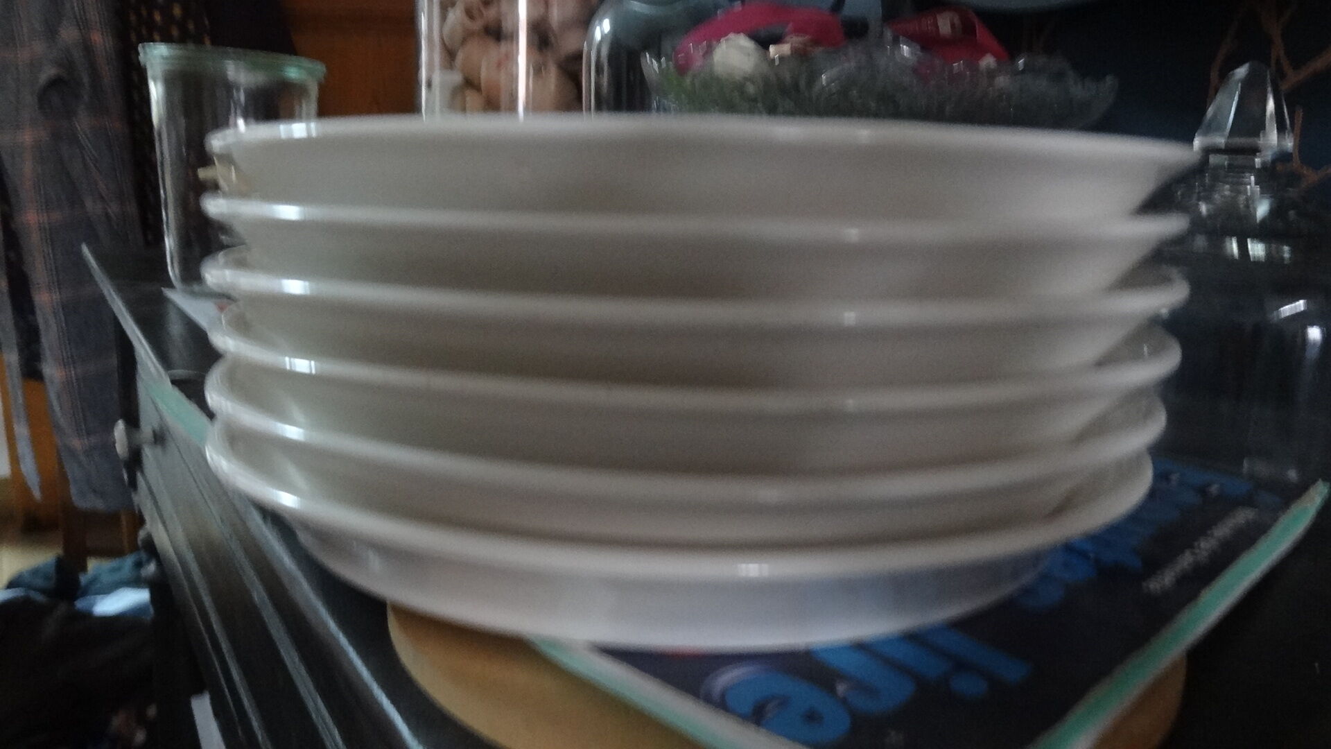 Oyster plates and shellfish