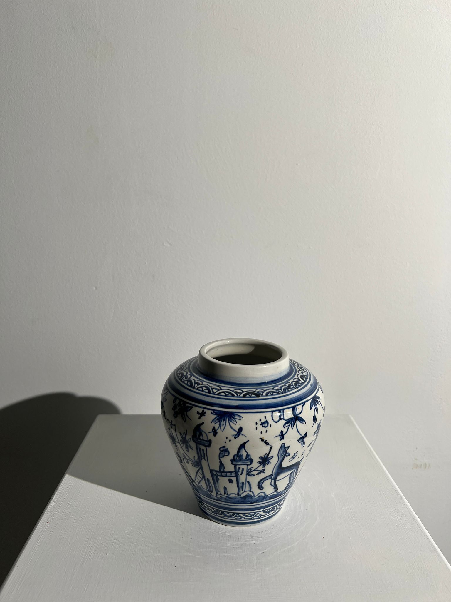 Blue and white Portuguese handmade vase with stylized pastoral pattern H:12,5cm