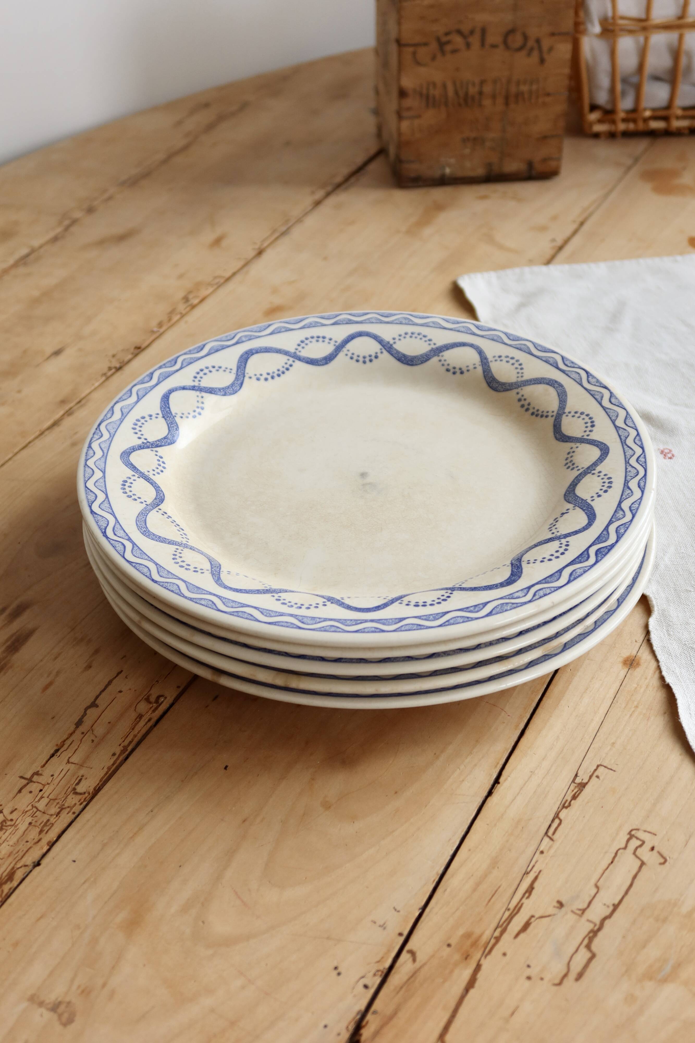 Old Gien Aurélie plate – Ivory earthenware with Lesage fabric pattern