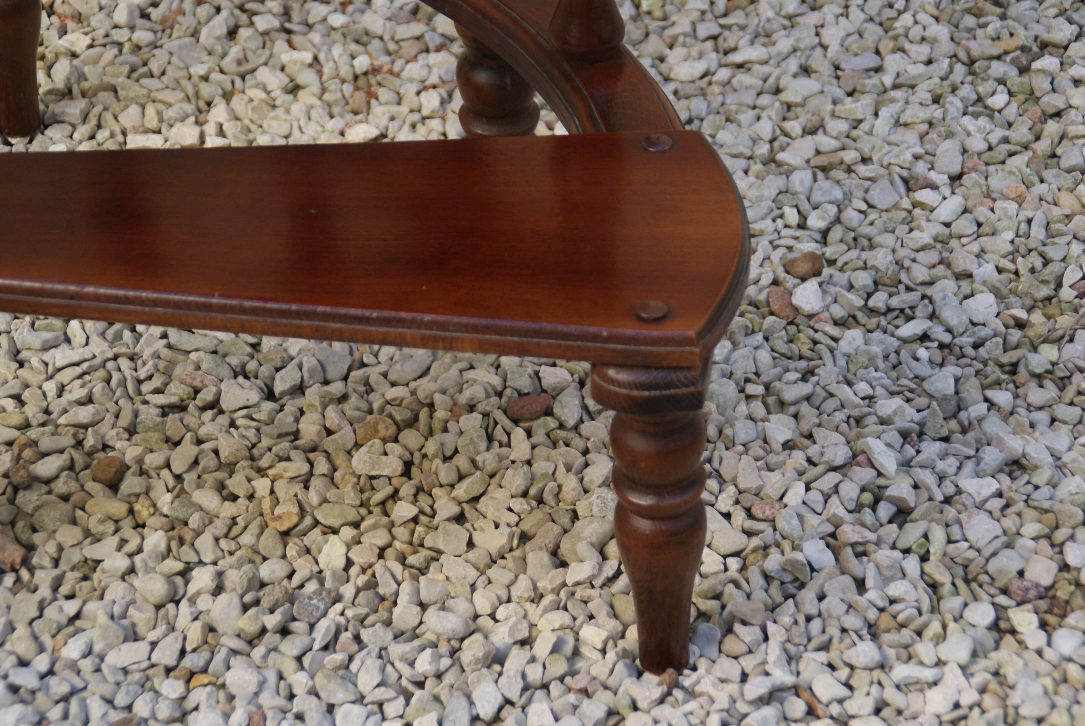 Escalier - Escabeau de bibliothèque