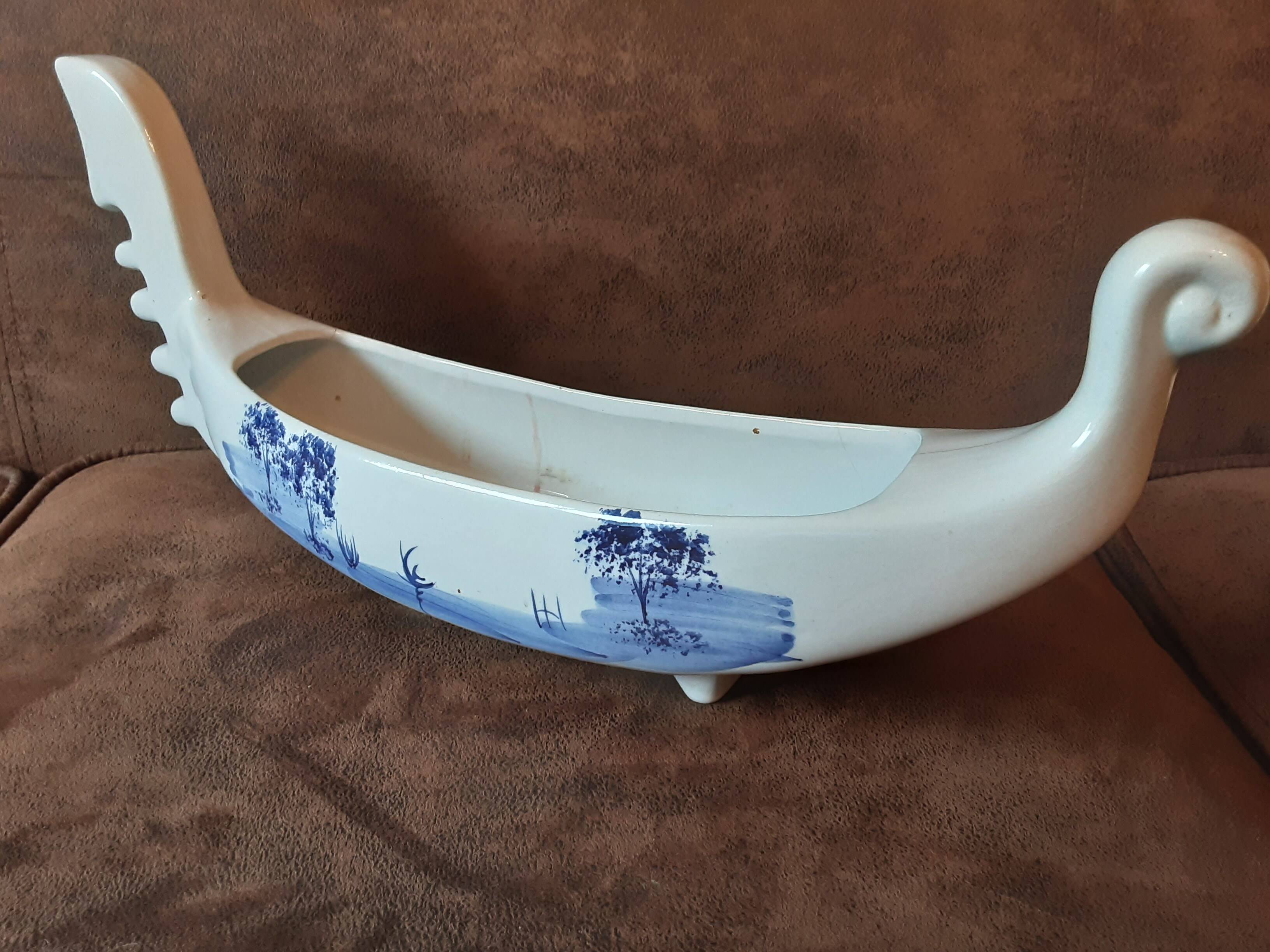 Ceramic barge trinket