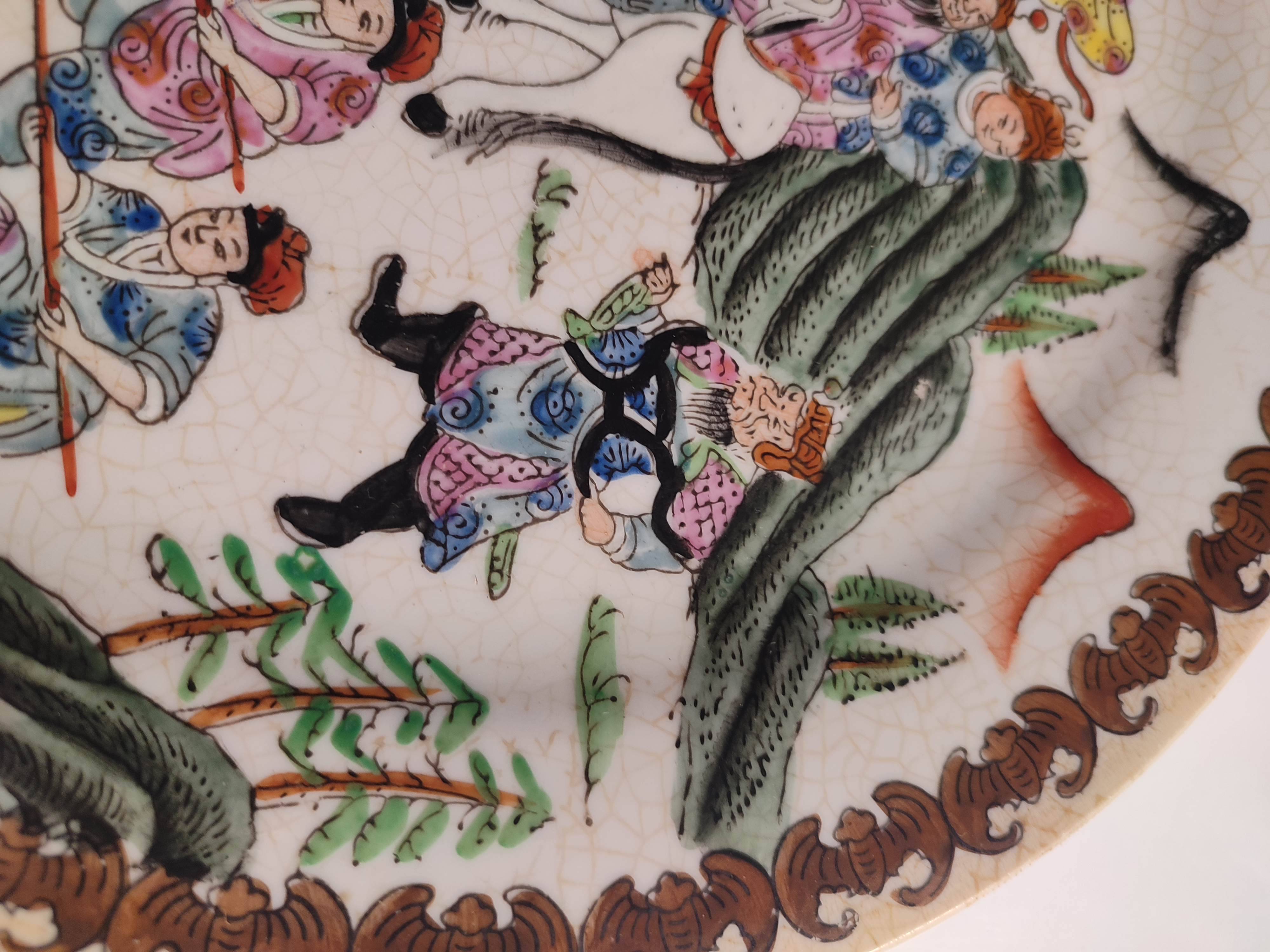 Vintage plate signed with Asian decor in earthenware 26cm
