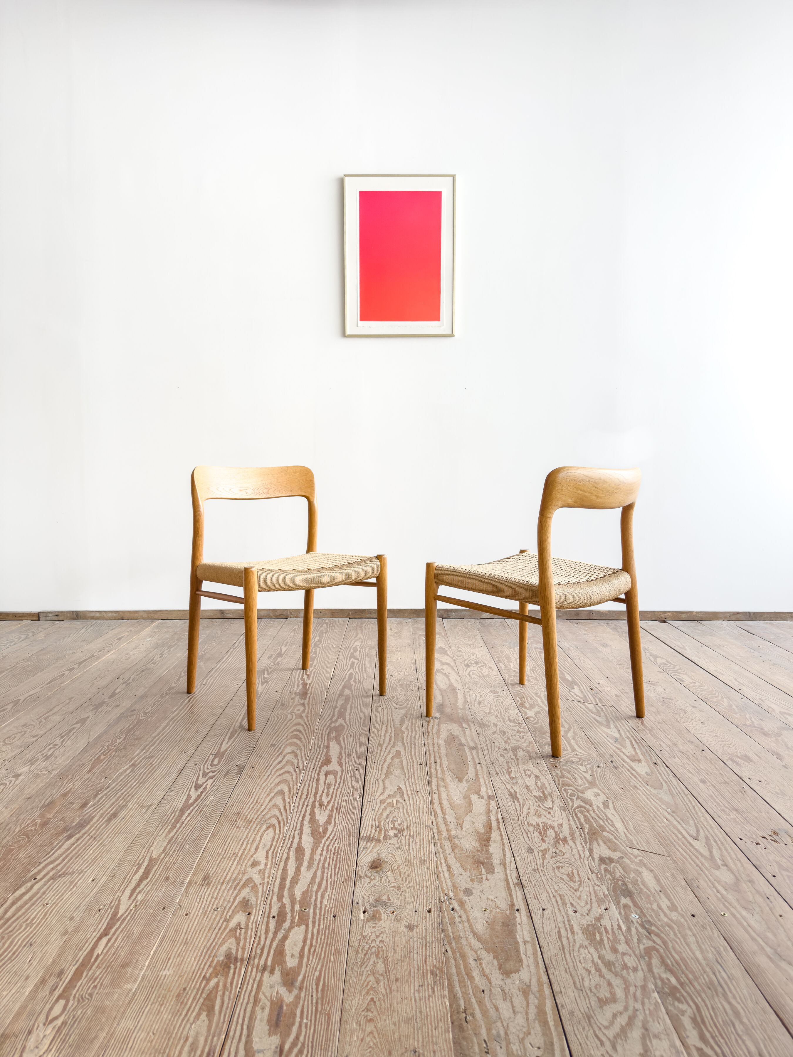 Paire de chaises de salle à manger modèle 75 par Niels O. Møller en chêne