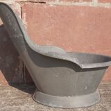 Zinc bathtub