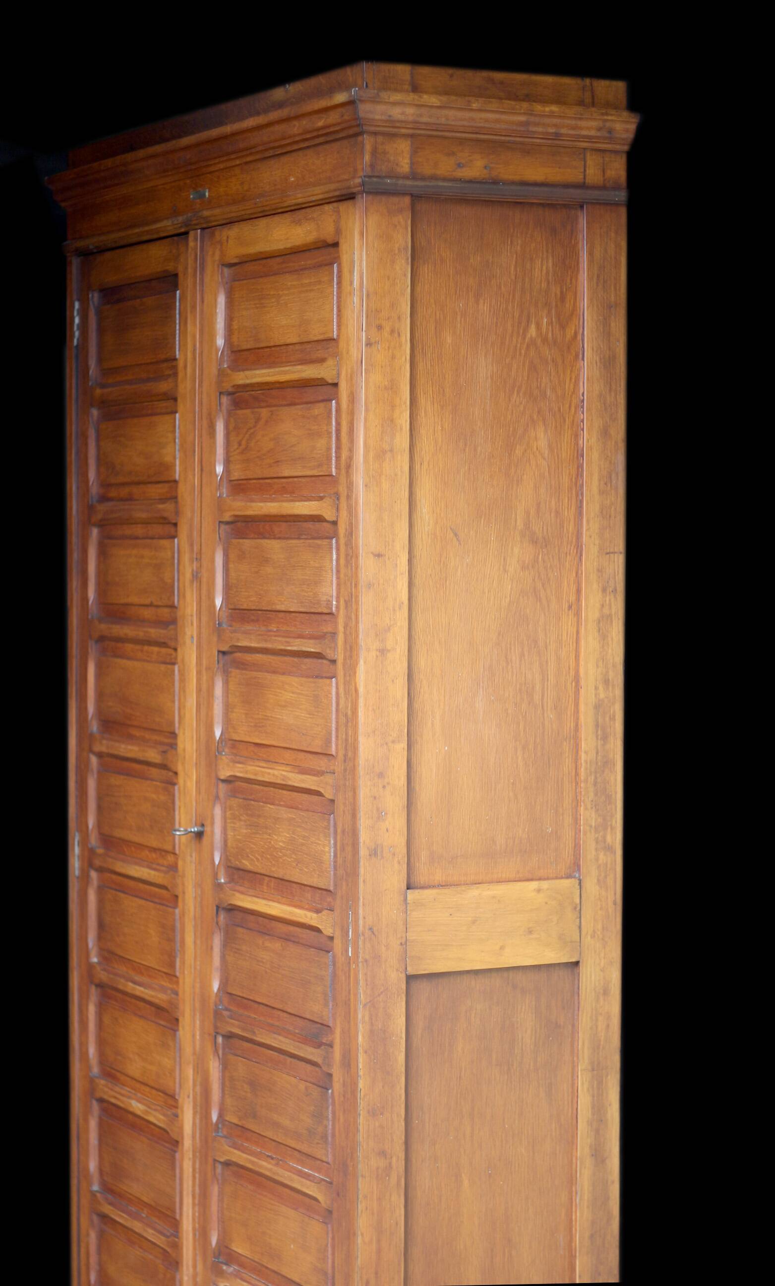 Notary's cabinet PERFECTA in walnut. Restored (circa 1930)