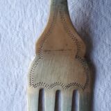 Fish cutlery in a box